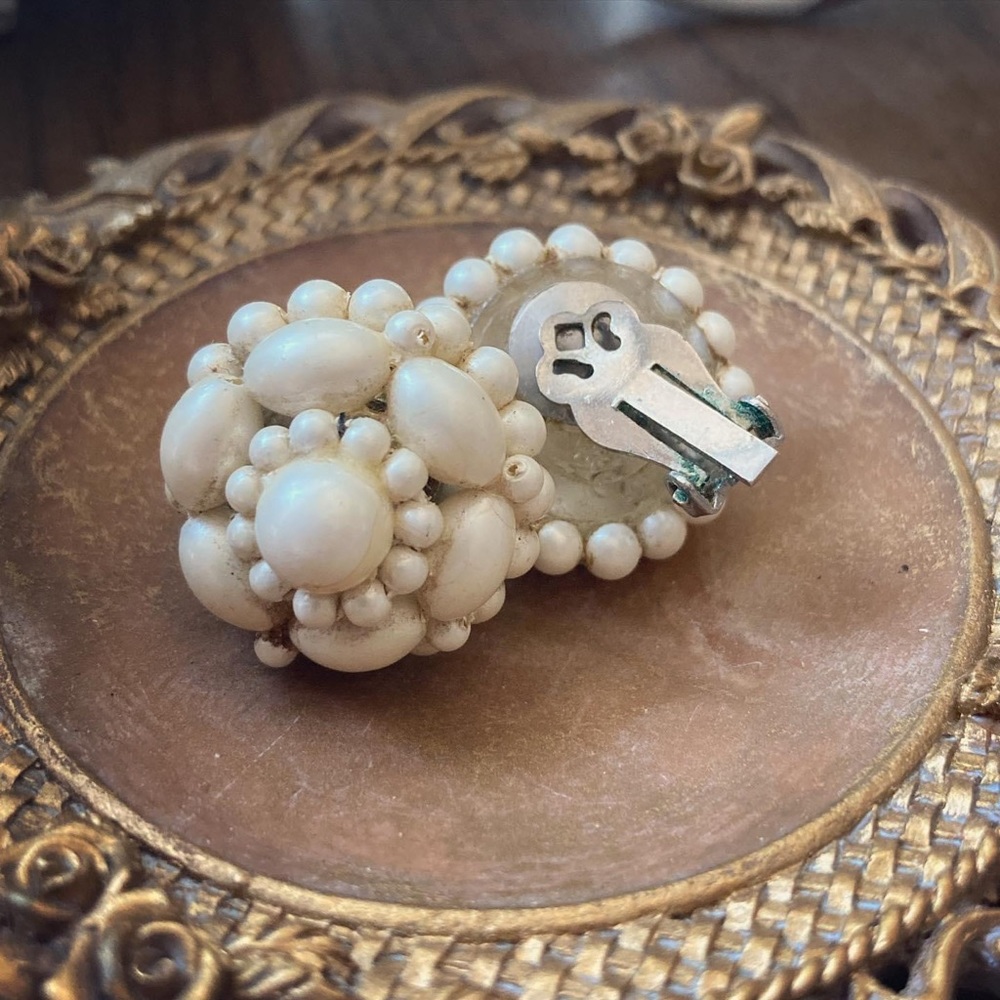 Vintage Pearl Cluster Clip-Ons